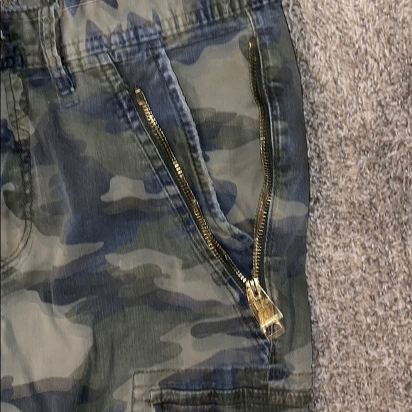 Camo Guess pants - Picture 4 of 5